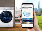 So geht Wäschewaschen heute: Mit dem kompatiblen Smartphone den Waschgang bequem von unterwegs über die Smart Home-App starten