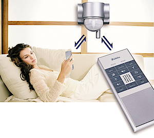 Bei einer Reichweite von 100 Metern bei freier Sicht und 30 Metern durch Mauern kann der interaktive Bewegungsmelder Swiss Garde MZ5000 Daten sowohl senden als auch empfangen<br>(Foto: Züblin)