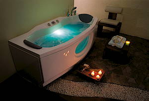 Das Auge badet mit: Das extravagante Design der Whirlpools von Victory Spa macht die Wannen zu einem besonderen Hingucker<br>(Fotos: Victory Spa)