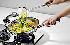 Der neue Stielwok von WMF bietet ambitionierten Hobbyköchen die Möglichkeit, die vielfältige asiatische Kochtradition in die hiesige Küche zu holen