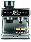 Mit dem neuen Espresso-Grind-Profession Siebträger mit Mahlwerk von Beem mit innovativen Zusatzfunktionen und individueller Dosierung gelingen auch italienische Kaffeespezialitäten wie Cappuccino oder Latte Macchiato im Handumdrehen