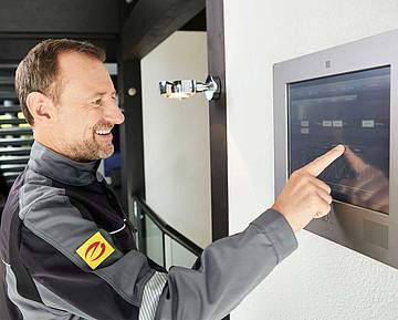 Der E-CHECK IT stellt im Smart Home sicher, dass alle Komponenten im Zusammenspiel einwandfrei funktionieren und die Übertragungswege keine Sicherheitslücken aufweisen.