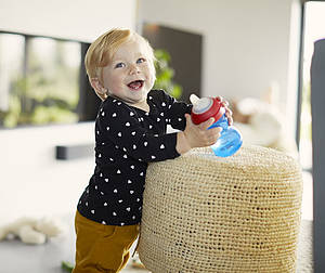 Gluck, gluck: Trinken wie die Großen mit den neuen rutschfesten und auslaufsicheren Philips Avent Trinkbechern