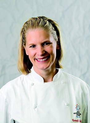 Cornelia Poletto verwöhnt ihre Gäste mit mediterranen Spezialitäten. Für Miele hat sie ein erlesenes Menü im Combi-Dampfgarer zubereitet