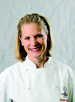 Cornelia Poletto verwöhnt ihre Gäste mit mediterranen Spezialitäten. Für Miele hat sie ein erlesenes Menü im Combi-Dampfgarer zubereitet