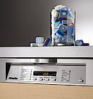 Neues Zeitsparkonzept von Miele: Speziell entwickelte Programme wie „Leicht 50°C“ oder die Funktion „Turbo“ senken die Laufzeit. Bei aktivierter Turbo-Funktion wird diese in einigen Programmen um bis zu 50 Minuten reduziert