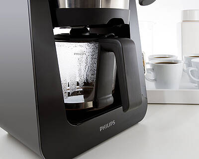 Die stylischen kompakten Modelle aus der Philips Avance Collection überzeugen durch ihr kompaktes Design und das intuitive Bedienkonzept