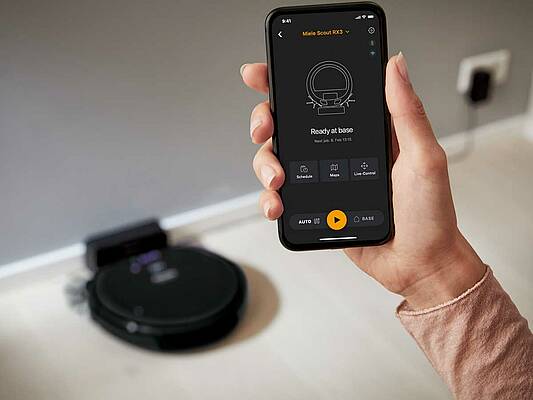 Die neue Miele Scout App ermöglicht die Bedienung auch von unterwegs – für ein sauberes Zuhause zum