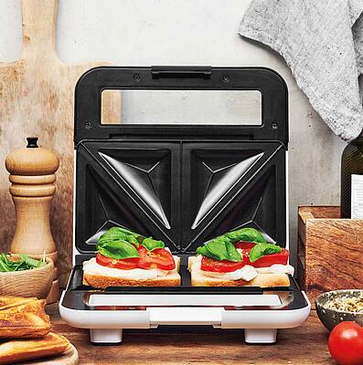 Der Design Sandwichmaker von Gastroback zaubert zugleich 2 Sandwich Toast, außerdem viele andere leckere Snackes - von süß bis herzhaft