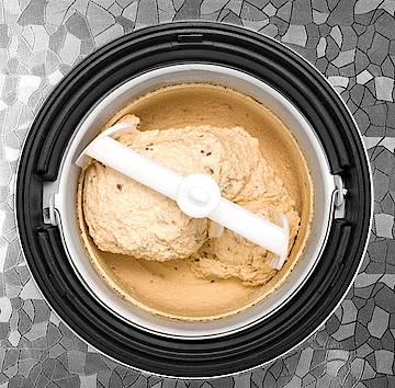 Leckere Eisspezialitäten auf Knopfdruck liefert die Unold Eismaschine Limited Edition