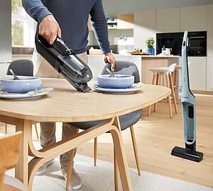 Das Zubehör ist direkt im Gerät integriert, sodass es jederzeit innerhalb weniger Sekunden eingesetzt werden kann