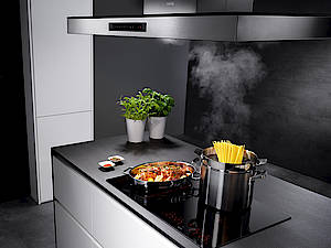 Auch bei der AEG Puzzle Skylight wird die Abzugsleistung automatisch geregelt
