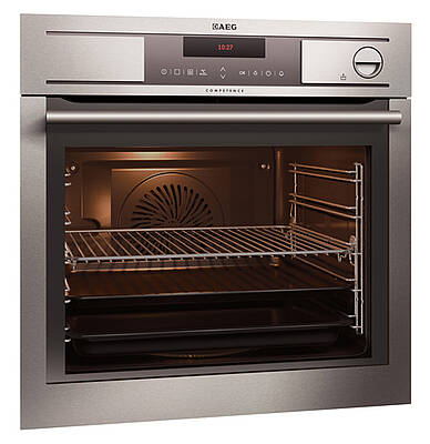 Kindersicher: Die Isofront des Multi-Dampfgarer wird nur 50 Grad warm. (Fotos: AEG-Electrolux)