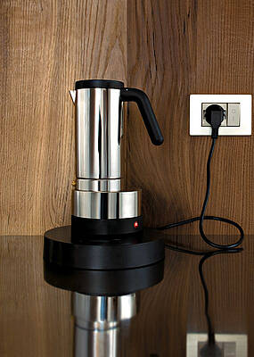 Optisch scheint die Coffee.it aus verschieden großen Zylindern zu bestehen (Fotos: Alessi)