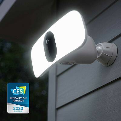 Die weltweit erste kabellose Flutlichtkamera von Arlo bringt diesen Winter Licht ins Dunkel
