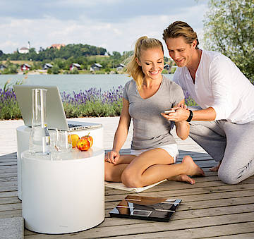 Die Neulinge im Beurer HealthManager Sortiment: Bluetooth®-Glaswaage GS 485 und Aktivitätssensor 80 C