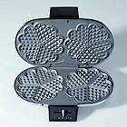 Gleich zwei auf einen Streich backt das Waffeleisen mit Antihaftbeschichtung. (Fotos: Cloer)