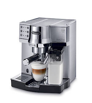 Bei der EC 850.M handelt es sich um eine Siebträgermaschine mit Milchaufschäumsystem. (Fotos: De Longhi)