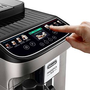Ein Fingertip auf das 2,4-Zoll-Display genügt für feinen Kaffeegenuss (©De'Longhi)