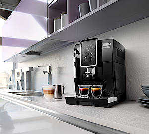 Alle De'Longhi Dinamica Modelle lassen sich einfach und intuitiv bedienen und liefern vielseitige Kaffeespezialitäten auf Knopfdruck