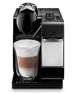 Im edlen schwarzen Gewand bereitet die De`Longhi Lattissima nach nur 40 Sekunden Aufwärmzeit mit einem einzigen Knopfdruck Espresso, Lungo, Cappuccino oder Latte Macchiato zu