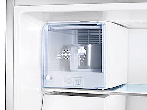 Der Doppeltürer DN 162230 DJIZX von Beko bietet mit integrierter Eiscrememaschine ganzjährigen Eisgenuss