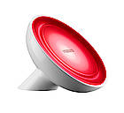 Philips "friends of hue" bietet mit kompakten Leuchten und selbstklebenden LightStrips App-gesteuerte LED-Wohnraumbeleuchtung in unzähligen Farben via Smartphone und Tablet