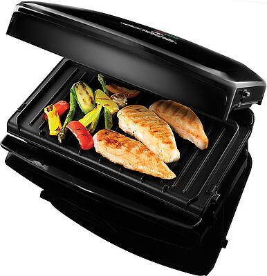 Auch die neuen George Foreman Fitnessgrills haben geneigte Grillplatten, damit Öl und Fett einfach abfließen können