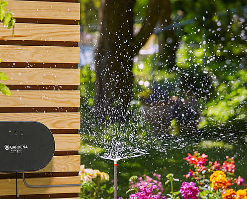 Von großflächigem Sprengen bis zur punktgenauen Verteilung – Gardena bietet die jeweils geeignete Wasserversorgung für den heimischen Garten