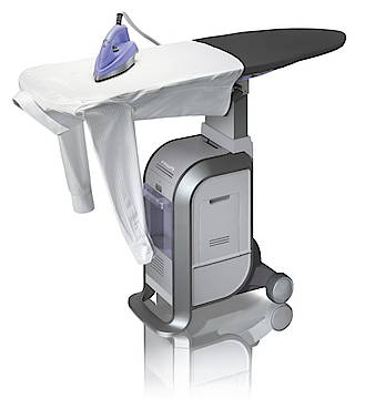 Nach der Arbeit kann das Kleidungspflegesystem kompakt zusammengeklappt  und leicht transportiert werden