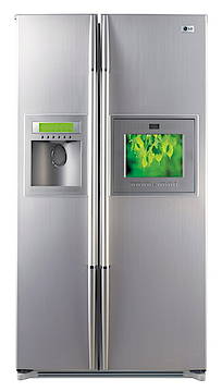 Links der Wasser- und Eisspender, rechts ein LCD-Fernseher<br>(Fotos: LG)