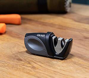 Das kleinste Modell Piccolo passt in jede kleine Tasche und liefert schnelle Schärfe für zwischendurch