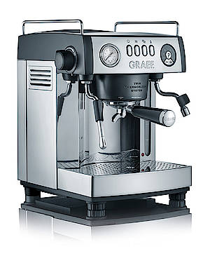 Dank der Kraft der zwei Pumpen und ihres durchdachten Designs ist die Baronessa von Graef die ideale Siebträgermaschine für alle, die es eilig haben