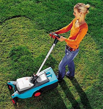 Kabellos Rasenmähen mit dem Gardena Accu-Rasenmäher (Foto: Gardena)