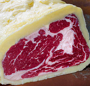 Beim gebutteerten Steak ist jeder einzelne Schritt handgemacht, verspricht die Mönchengladbacher Steakmanufaktor Gourmetfleisch.de