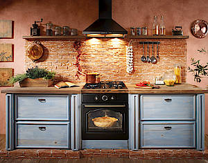 Mit Details im charmanten Antik-Look präsentiert sich die neue Küchenlinie Gorenje Classico Collection