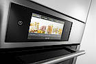 Kinderleichte Bedienung des Backofens iChef übers Farbdisplay. (Fotos: Gorenje)
