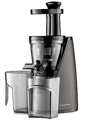 Ganz langsam "drückt" der Grundig Slow Juicer mit Edelstahl-Press-Schnecke schonend den Saft aus Obst und Gemüse