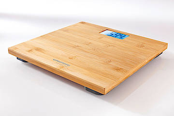 Die Waage PS 4110 hat eine Stehfläche aus Bambusholz. (Fotos: Grundig)