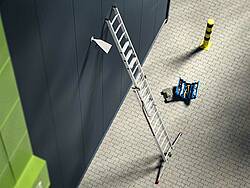 Selbst in Höhen über fünf Meter lässt sich mit den beiden Hailo Leitern S110 Pro und S120 Pro mit sicherem Stand arbeiten