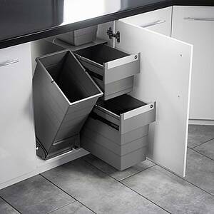 Der HAILO Wertstoffschrank kombiniert ausziehbare Behälter und einen cleveren Kippmechanismus