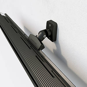Fotos Detail: HIn Schwarz oder Weiß – der Heatscope Pure Slim Line Design-Infrarotstrahler macht in beidem eine gute Figur. Dank Montagekit lässt sich der Heizstrahler schnell genau dort anbringen, wo er hin soll