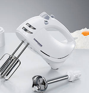 Ein Profi nicht nur für die Weihnachtsbäckerei: der Handmixer von Rommelsbacher mit kräftigem 300 Watt Motor und 6 Geschwindigkeitsstufen