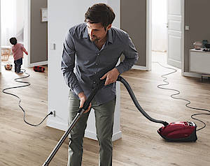 Je größer der Haushalt und je öfter der Staubsauger in Gebrauch ist, desto eher lohnt sich ein Modell mit der besten Energieeffizienzklasse A+++ (Foto: Miele)