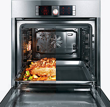 Bei modernen Backöfen erleichtern spezielle Beschichtungen und komfortable Reinigungsprogramme das Säubern des Innenraums deutlich (Fotos: Bosch, Miele)