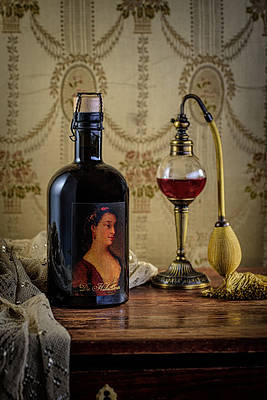 Der Doktorenhof ist eine kleine Essigmanufaktur in der schönen Pfalz. In der dortigen Essigstube werden kostbare Aperitif – und Digestifessige wie "Die Hübschlerin" zum Trinken offeriert