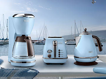 Die beliebte Frühstücksserie De'Longhi Icona Vintage hat neben Toaster und Wasserkocher nun drei unterschiedliche Kaffeemaschinen im Programm