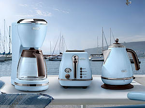 Die beliebte Frühstücksserie De'Longhi Icona Vintage hat neben Toaster und Wasserkocher nun drei unterschiedliche Kaffeemaschinen im Programm