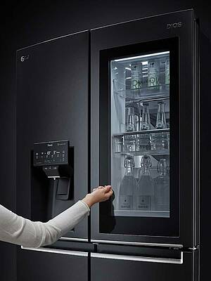 Mit InstaView Door-in-Door und UVnano bieten die neuen LG Kühlgeräte bessere Hygiene, edle Optik sowie die bewährten LG Frischhaltetechnologien
