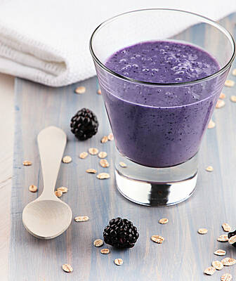 Fruchteis, cremige Smoothies oder feine Sorbets – der Braun Standmixer JB 3060 erledigt diese Aufgaben auf Knopfdruck schnell und einfach